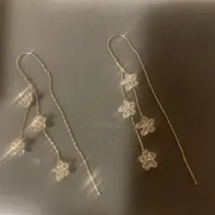 ロングピアス　キラキラ