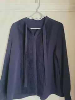 【PLST】UVカットフロントレースボウタイブラウス L ネイビー