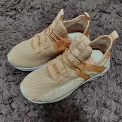 子供用シューズ