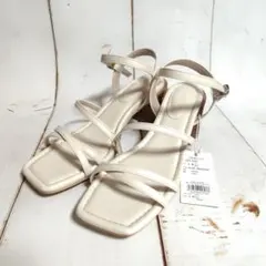 【新品未使用】AZULby moussy ストラップサンダルのサムネイル