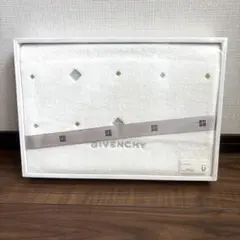 GIVENCHY バスタオルのサムネイル