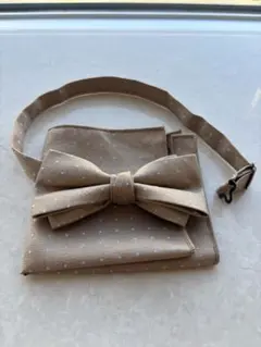 蝶ネクタイ+ポケットチーフ 2点セット　ゴールド　ドット