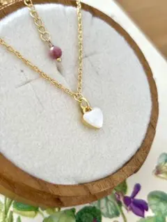 【白蝶貝天然シェルとピンクオパールの18kgp天然石ハートネックレス】