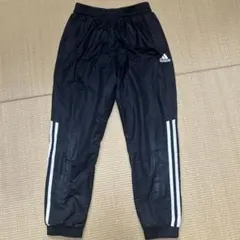 adidas トラックパンツ 黒 3本ライン