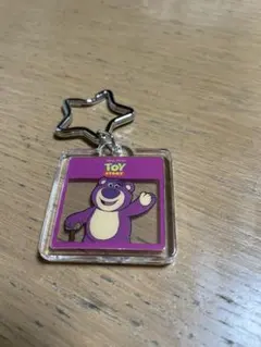 ディズニーストアシークレットキーチェーン キーホルダーシークレット