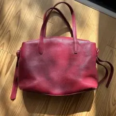 ハナエモリ　レザー 赤 ハンドバッグ スナップボタン付き