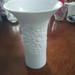 ホワイト花模様陶器花瓶