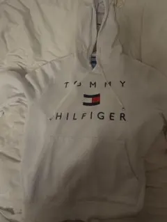 TOMMY HILFIGERパーカー 白