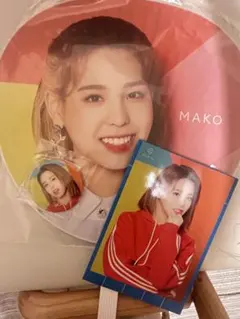 3点セット niziu MAKOうちわ フォトカード バッジ 新品・未使用