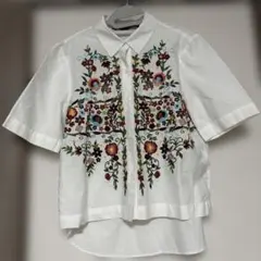 刺繍入りホワイト半袖シャツ　ZARA Mサイズ
