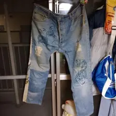 LEVIS•501虎と龍のプリントダメージデニム