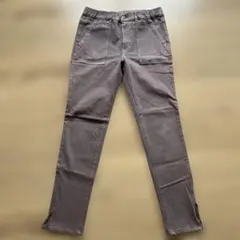 グレー ポケット付き カジュアルパンツ