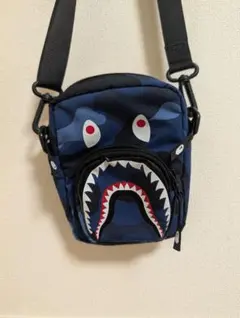 A BATHING APE SHARK マイロ カモ柄 ショルダーバッグ ブルー - メルカリ