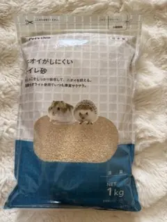 【値下げ可】ハムスター トイレ砂２個　広葉樹マット 他のサムネイル