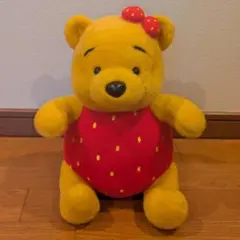 希少！レトロ　プーさん　ぬいぐるみ　いちご 希少！レトロ プーさん ぬいぐるみ いちご - メルカリ