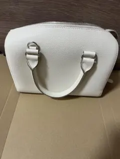 ユニクロ レザータッチ2WAYボストンバッグ オフホワイト