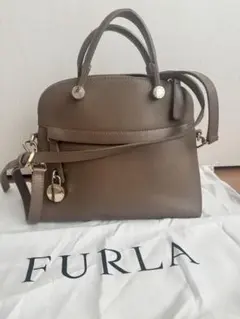 【給料日セール♪早い者勝ち】　フルラ　パイパーショルダーバッグ　S