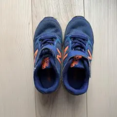 New Balance キッズスニーカー 青/オレンジ