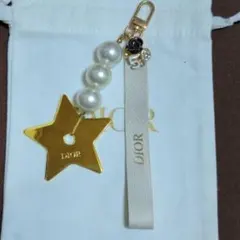 Dior星型スターチャーム三連パール風キーホルダーキーリングと巾着計2点セット