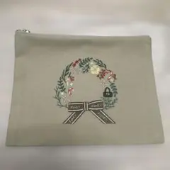 価格見直しました。FOXEY フォクシー リース刺繍 ポーチ新品未使用のサムネイル