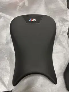 BMW M1000R 純正シートのサムネイル