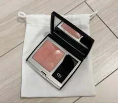 Dior ルージュ ブラッシュ 560 トゥイル　ロゼ　シマーチーク