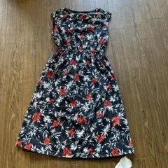 新品　GLOBAL WORK リバーシブルワンピース M ブラック　花柄