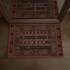 ウラグ 赤 幾何学模様 約46×71