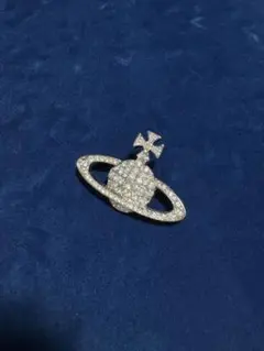 【ヴィヴィアン】 ブローチ