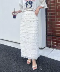 NICE CLAUP フリルデザイン ホワイトロングスカート