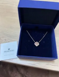 Swarovski フラワーモチーフネックレス