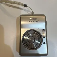 Nikon COOLPIX L28 デジカメ　シルバー Nikon COOLPIX L28 Digital Camera (Silver) 26393 B&H Photo Video