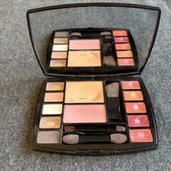 CHANEL トラベルメイクパレット - メルカリ