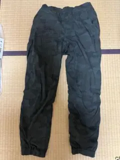 ユニクロ　暖パン　迷彩　キッズXL