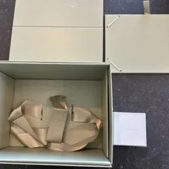 Van Cleef & Arpels ボックスとジュエリーケースのセット