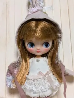 Item thumbnail for item b5630ebd-16fe-4f5f-8cd2-95208c134a1c