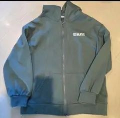 BEHAVE ダークグリーン パーカー