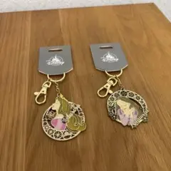 Disney Store オーロラ姫 ラプンツェル キーホルダーセットのサムネイル