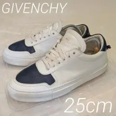 GIVENCHY ホワイト × ネイビー レザー スニーカー 39 25cmのサムネイル