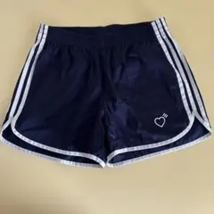 adidas ハートロゴ ショートパンツ