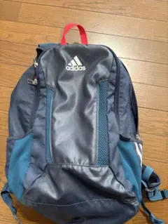 adidas ネイビー リュック