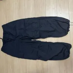 ブラック カーゴパンツ