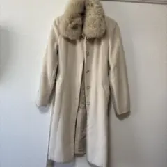 ファー襟付きロングコート Mサイズ クリーム色