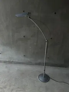 ポストモダン　流線デザインフロアライト　ミッドセンチュリー　Y2K