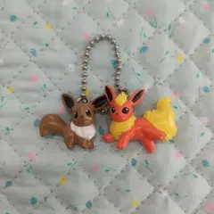 ポケモン イーブイ ブースター キーホルダー 2個セット