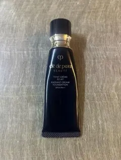 clé de peau ラディアントクリームファンデーション