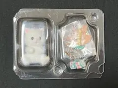 ペルシャネコの赤ちゃんとハンドメイドネコ 釘抜きハンマー