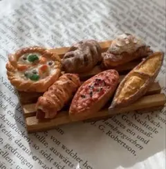 ミニチュアフード　木製パンクーラーとパンたっぷりお得セット　1/20まで限定値下