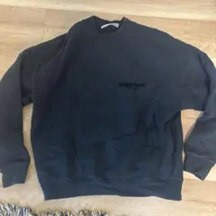 ESSENTIALS ブラック クルーネック トレーナー