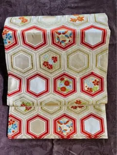 ❤️錦糸に亀甲紋と小花刺繍の正装用帯　　成人.お正月、ブライダルゲスト